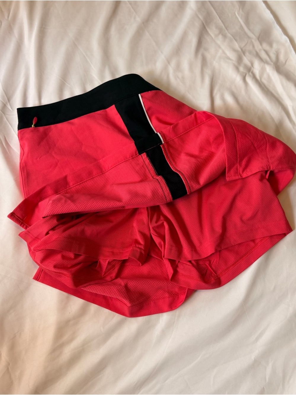 High-Performance Hot Pink Athletic Skort with Black Waistband